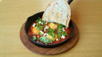 Шакшука с брынзой и тартином